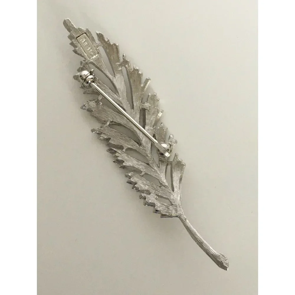 Vintage Trifari Feather Silver Tone Designer Signed Costume Brooch Pin Jewelry - Picture 2 of 4